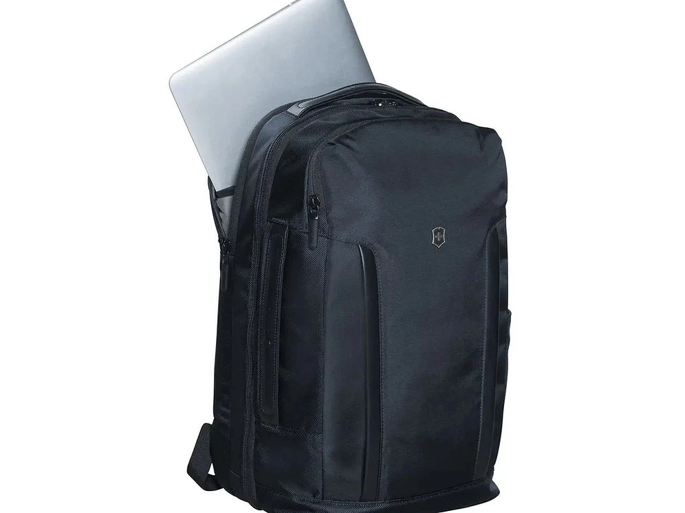 Victorinox Altmont Professional Deluxe Travel Laptop Backpack - Image 10