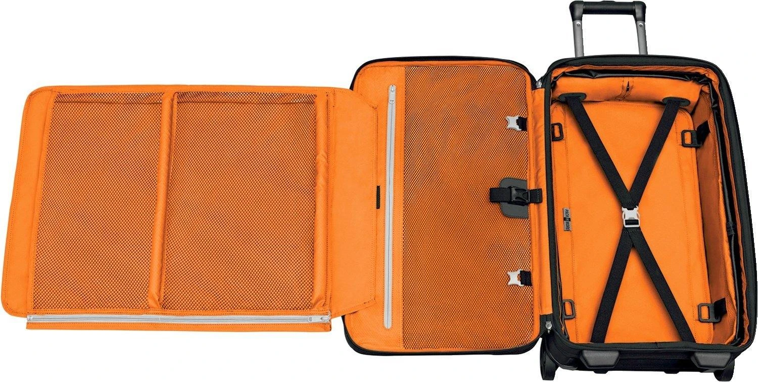 Victorinox Werks Traveler 5.0 22" U.S. Carry-On - Image 4